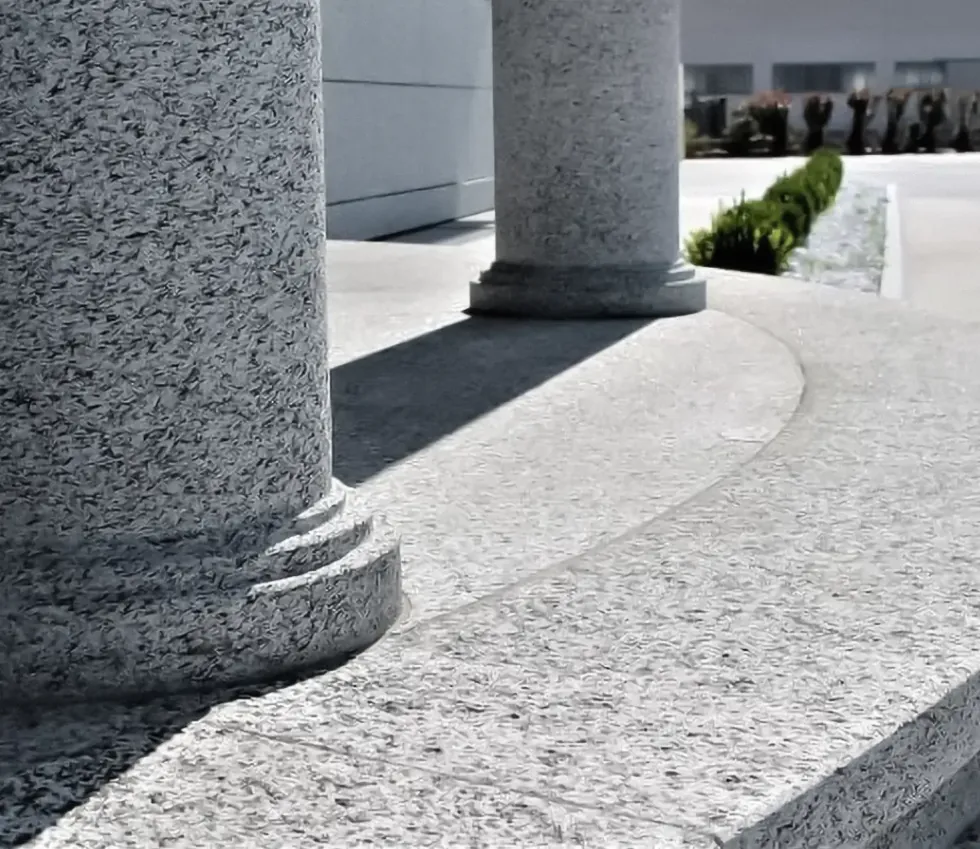 Colonne e monumenti funerari - Gruppo Tosco Marmi